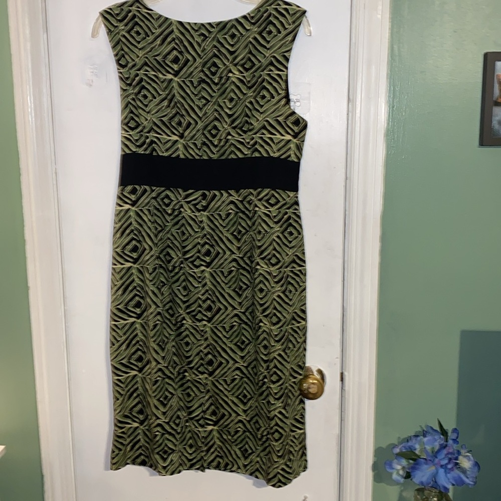Dress - Picture 4 of 5